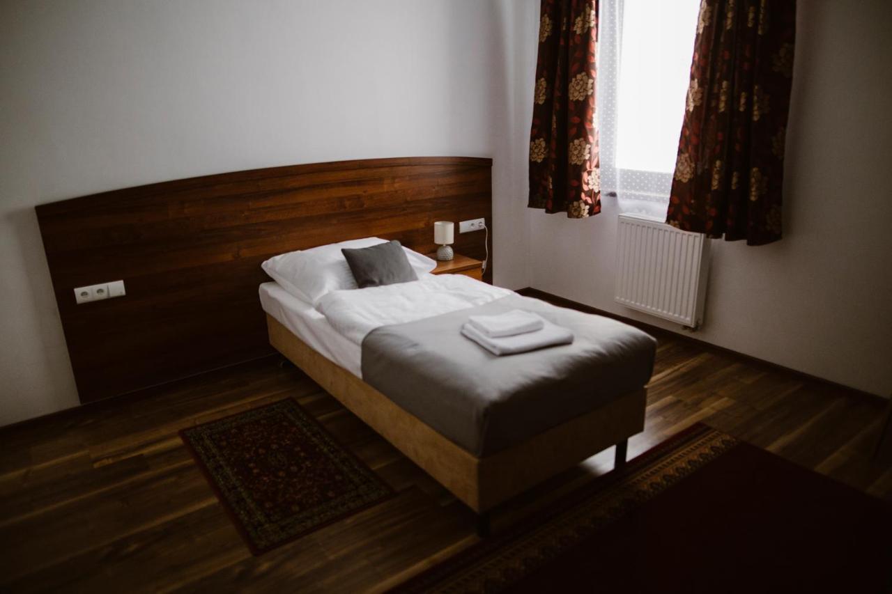 Hotel Ab Tychy Eksteriør bilde